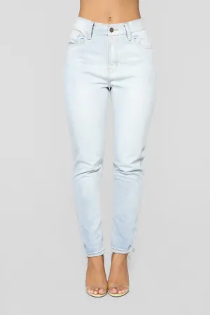 All The Right Places Mom Jeans - Light Wash