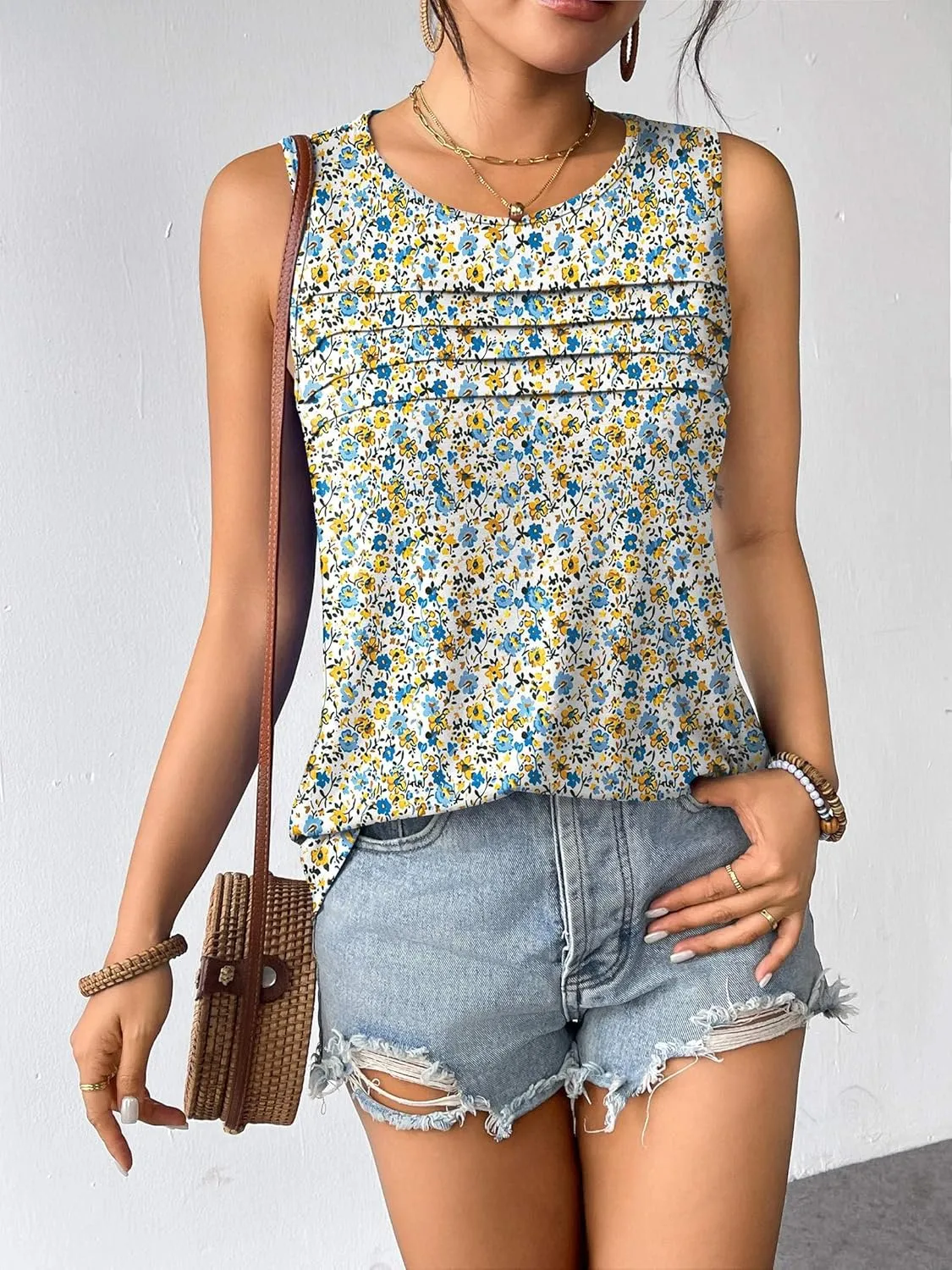 Zeagoo Womens Tops Dressy Casual Summer Loose Fit Tank Tops Trendy Pleated Front Scoop Neck Sleeveless Tunic Shirts